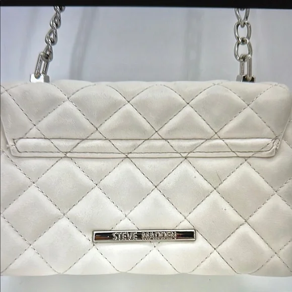 ❣️5/$25 Steve Madden White Quilted Crossbody Bag with Chain Strap - Picture 2 of 3